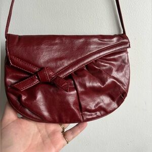 Rare 1980s Oxblood Bow Bag 🎀 Dark Academia Aesthetic Merlot Leather Crossbody